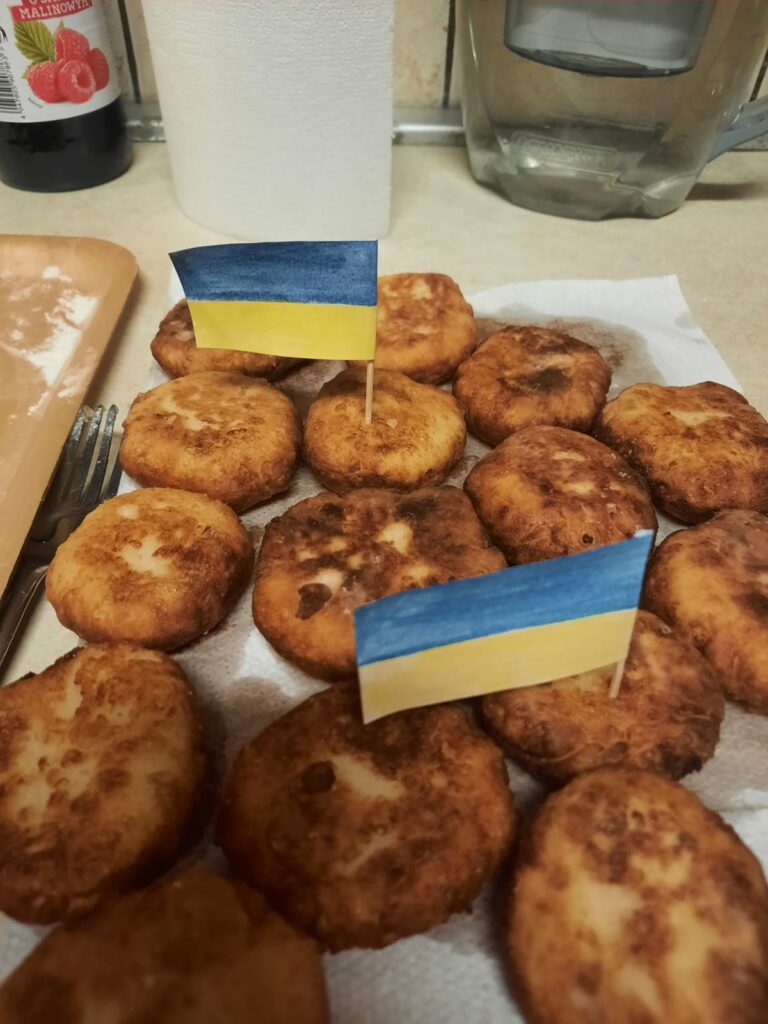 Na zdjęciu potrawy z ukrainy w ramach zajęć - Kuchnie Świata.